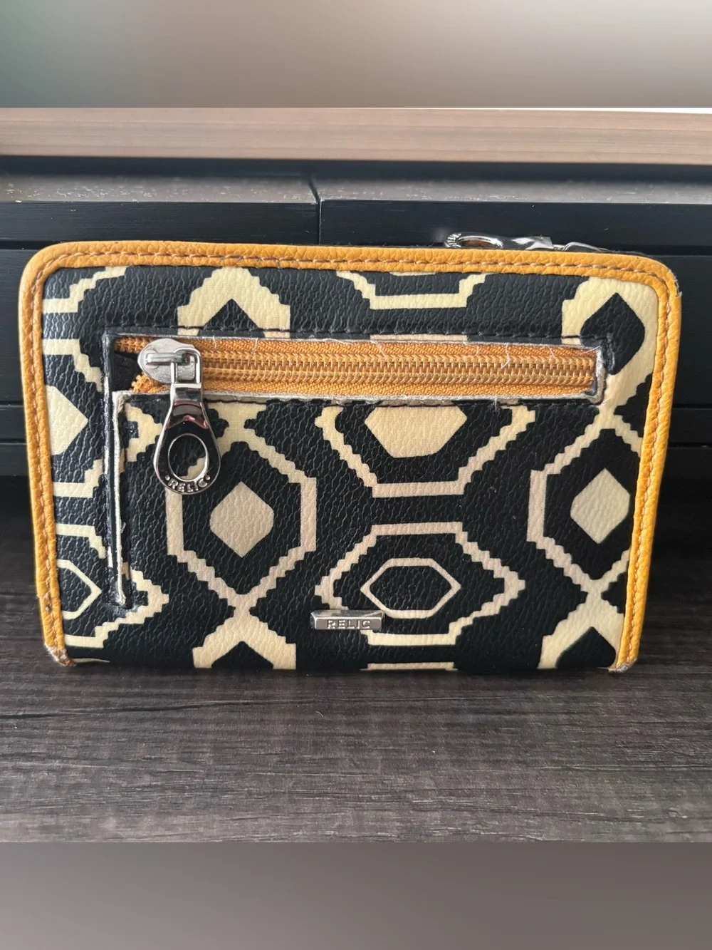 Relic zip wallet